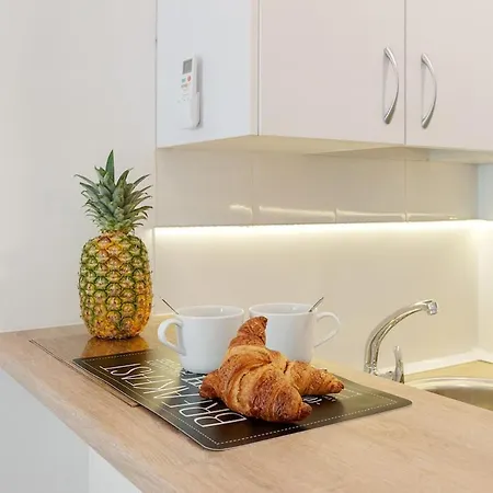 Apartment C10 - Alluring In Downtown